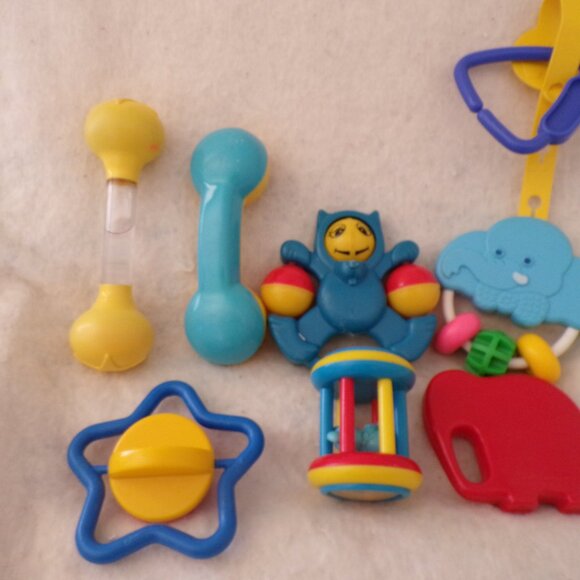 Vintage Lot Baby Rattles Toys Tomy Straco Disney Gerber Johnson & Johnson Kids - Picture 6 of 10